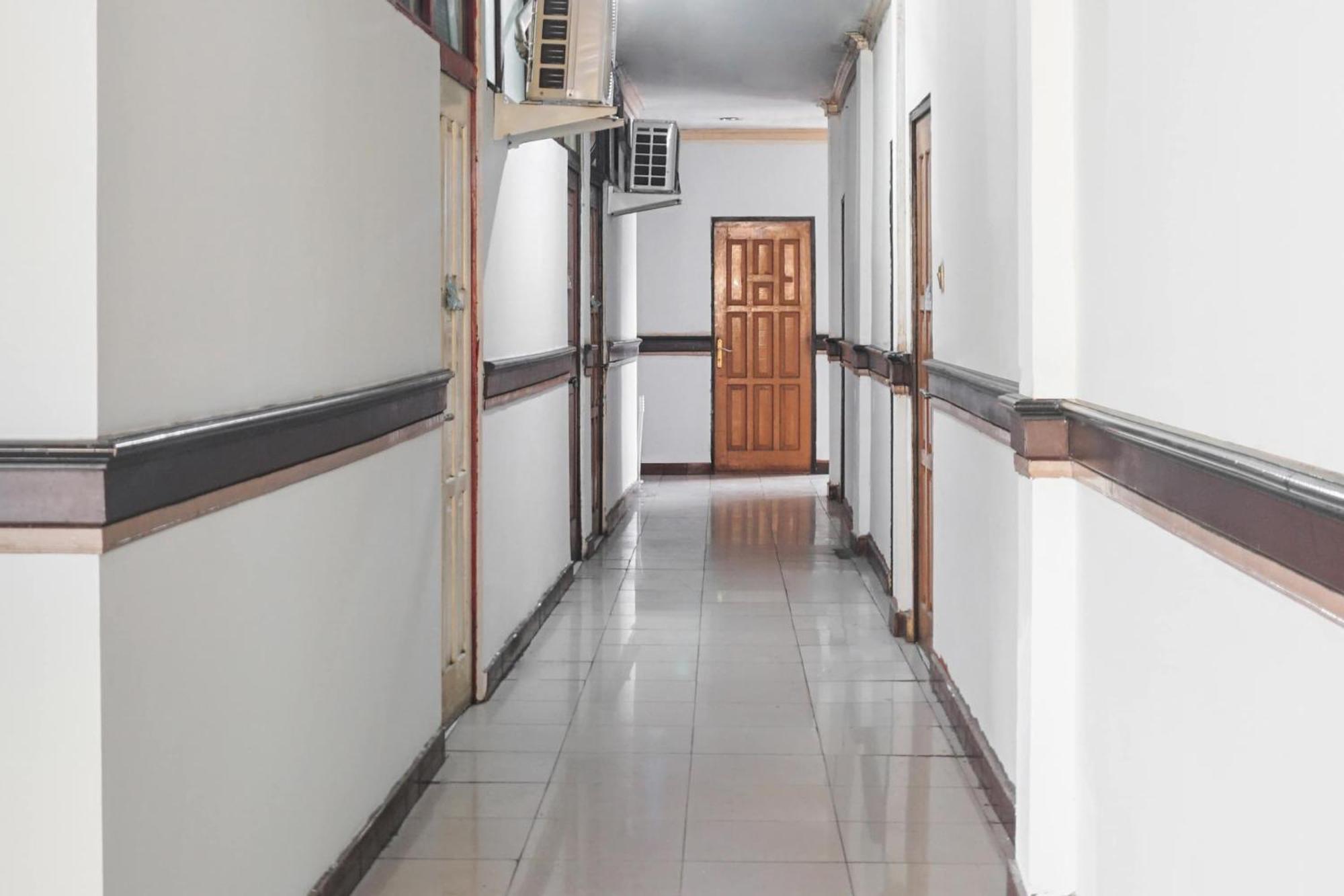 Spot On 92890 Losmen Bahalap Syariah Marabahannearsiring Marabahan Ulek Barito Banjarmasin  Buitenkant foto
