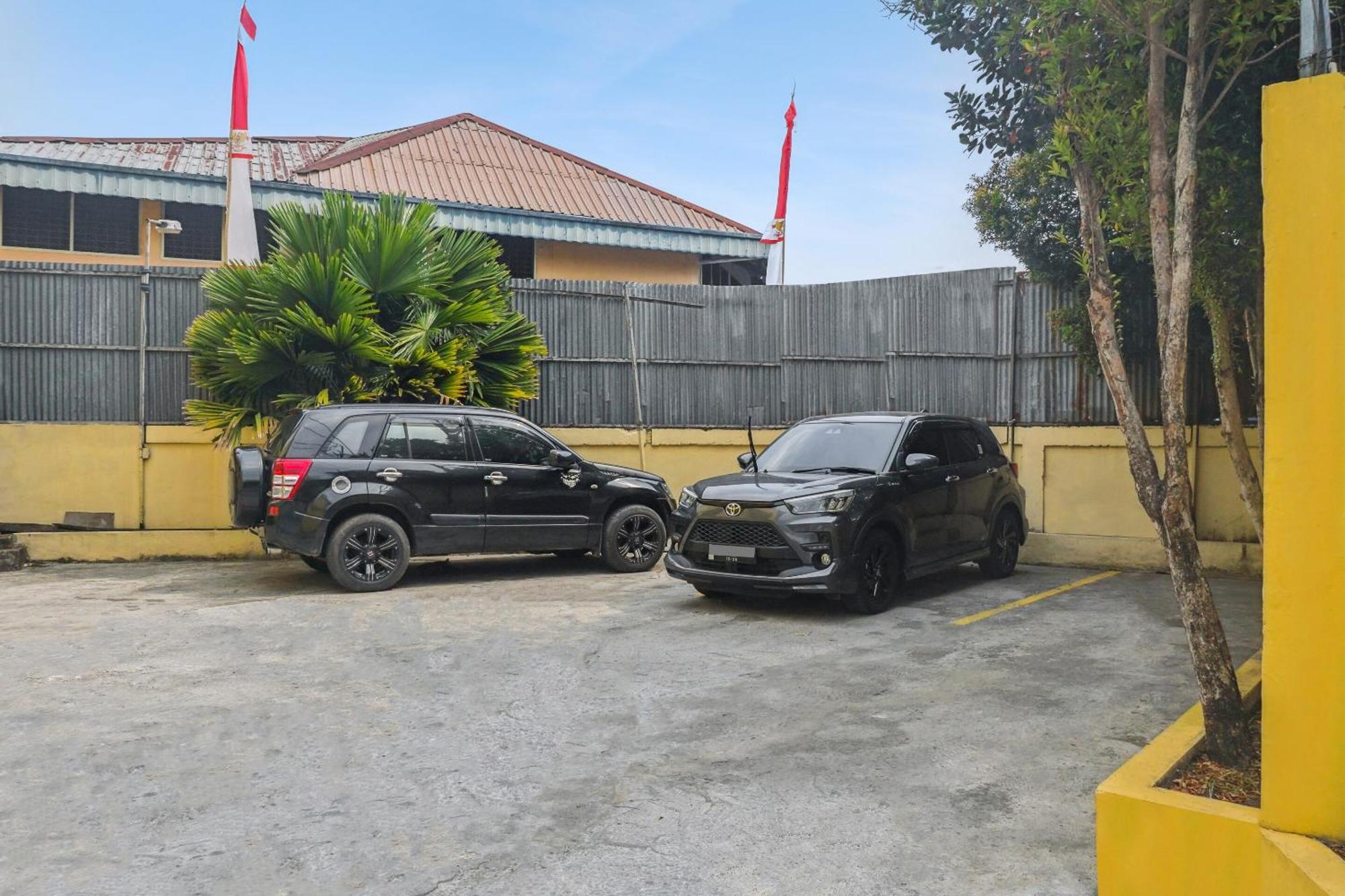 Spot On 92890 Losmen Bahalap Syariah Marabahannearsiring Marabahan Ulek Barito Banjarmasin  Buitenkant foto